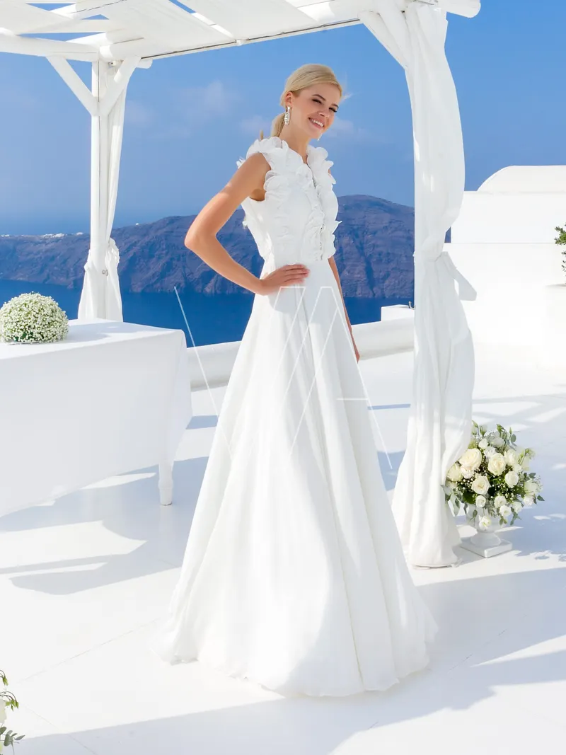 Wedding dress Avrora 190005, colour белый — photo 1